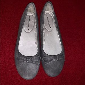 Cute grey flats 💜